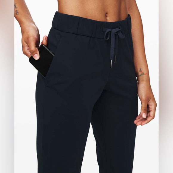 ✨LIKE NEW✨ Lululemon On the Fly 7/8 Pants Travel Gym Lightweight Activewear - Picture 2 of 13